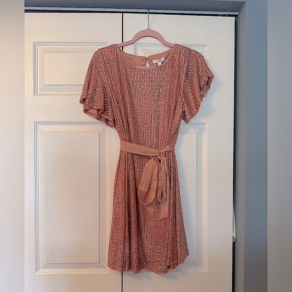 LC Lauren Conrad Dresses & Skirts - Sequin t-shirt dress by Lauren Conrad (L) in relaxed Peach